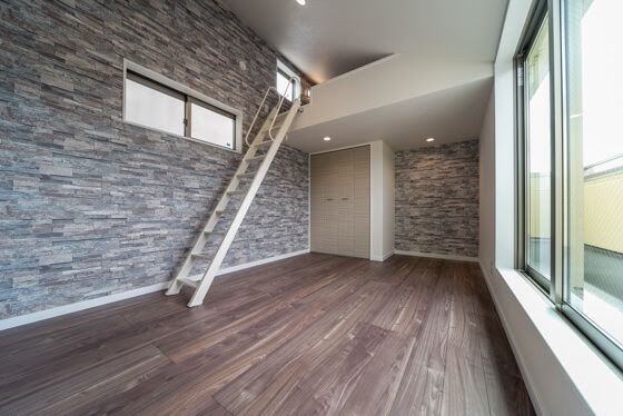 凹凸感のある石目調クロス 印象がガラッと変わるアクセントクロス 注文住宅ブログ 大阪京都で注文建築専門の工務店は匠建枚方