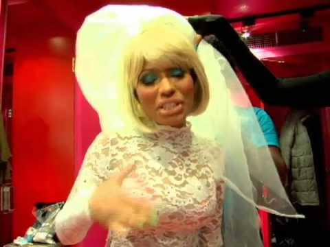 nicki minaj barbie photo shoot. Catch a sneak peak of Nicki Minaj photo shoot for right on magazine!