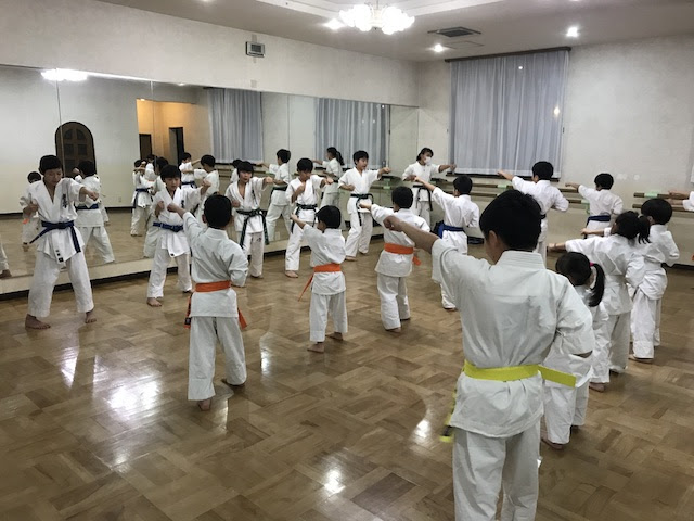 19年 泉道場稽古初め 横浜の空手師範 羽田シゲルのblog 横浜の極真空手道場 極真会館横浜港南支部 公式サイト