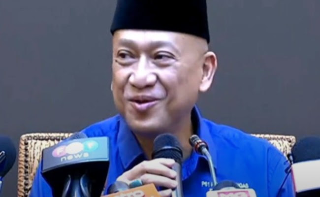 Dato' seri mohamed nazri bin abdul aziz (jawi: Nazri Aziz Ojqqqwsyhvhwfm Nazri Aziz Is A Member Of Otosection