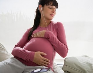 Saat wanita mulai hamil, kebutuhan kalsium mendapat perhatian untuk persiapan ASI buah   hatinya.