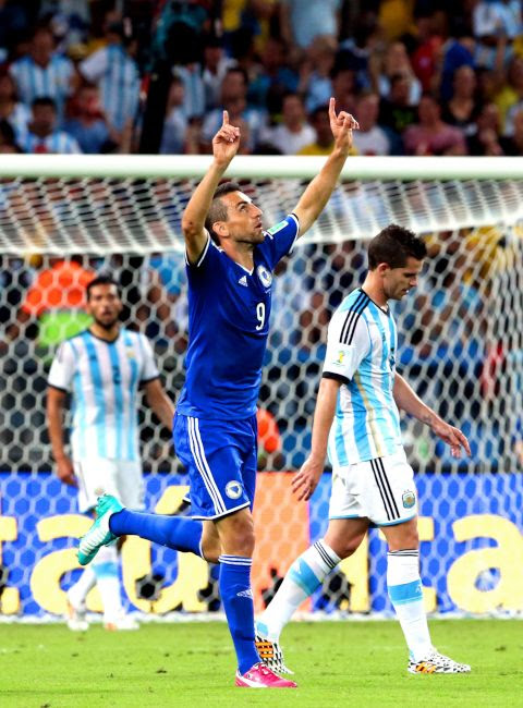 後半４０分 ｗ杯でのボスニア ヘルツェゴビナ最初のゴールを決めたイビシェビッチ ９ 上田潤撮影 14ワールドカップ アルゼンチン対ボスニア ヘルツェゴビナ グループf 13 16 の写真 朝日新聞デジタル スポーツ写真特集