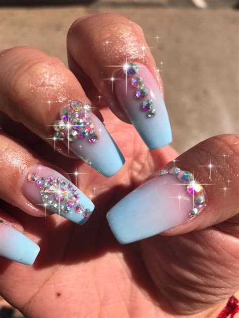 Caylin harris acrylic paint is a huge tool in a crafter/diy enthusiast's supply kit. Blue ombre acrylic Nails, Color Powder with rhinestones