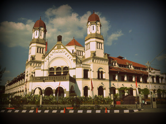 Objek Wisata Lawang Sewu Semarang  DAFTAR.CO