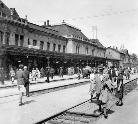 vasútállomás.
