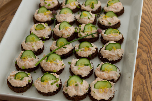 Crispy rye bread buttons with cream cheese and smoked salmon  Crispy rye bread canapés with cream cheese and smoked salmon