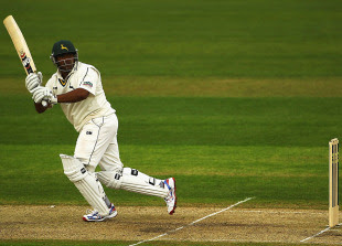 Samit Patel was in early after Nottinghamshire lost their openers  quickly, Nottinghamshire v Hampshire, County Championship, Nottingham,  April 15, 2011