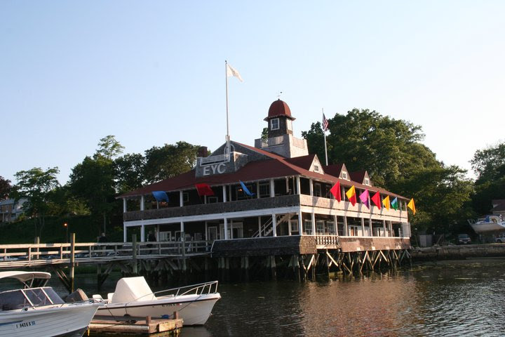 Edgewood Yacht Club Fire. Edgewood Yacht Club burns