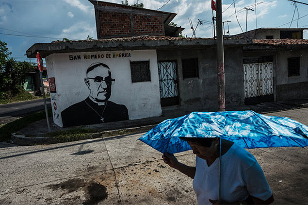 Homenagem ao arcebispo Óscar Romero, assassinado em 1980 em En Salvador