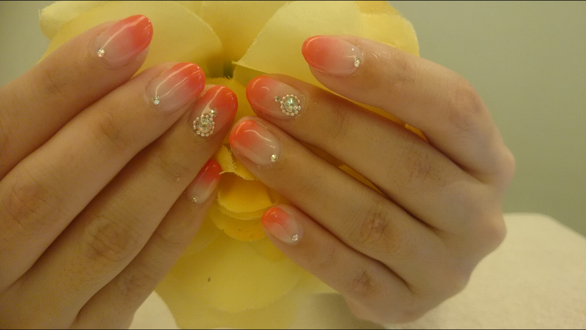 オレンジピンクのシンプルグラデーションジェルネイル ファストネイルプラス池袋 谷康江 ネイルサロンfastnail Plus池袋店のネイリストブログ