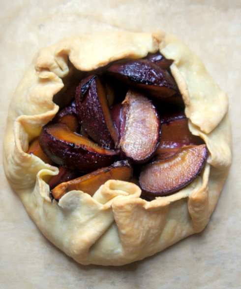 Free form Plum Pie 01