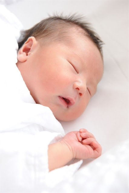 赤ちゃんの髪の毛が薄い 多い少ないはどう決まる 子供の頭髪事情