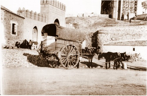 Carro junto a San Juan de Los Reyes