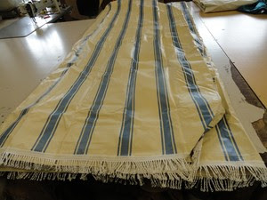 HARRIS-KAYOT-1985-BLUE-OFF-WHITE-STRIPED-CANOPY-146-X-107-4177-MARINE ...
