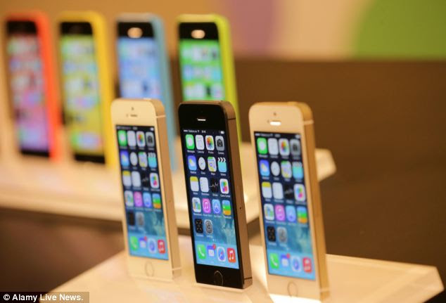 Models of the new iPhone 5s (front) and iPhone 5c (back) are on display at the Apple Store in Berlin. Kuo also believes that Apple will cut the prices of the iPhone 5s and iPhone 5c alongside the launch of the 4.7-inch iPhone 6.