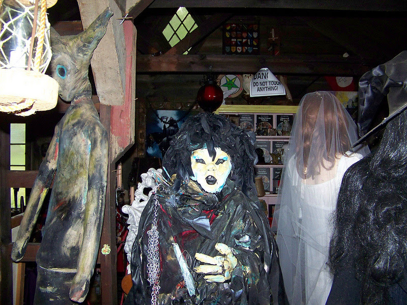 Odditiesoflife: The Warren's Occult Museum and