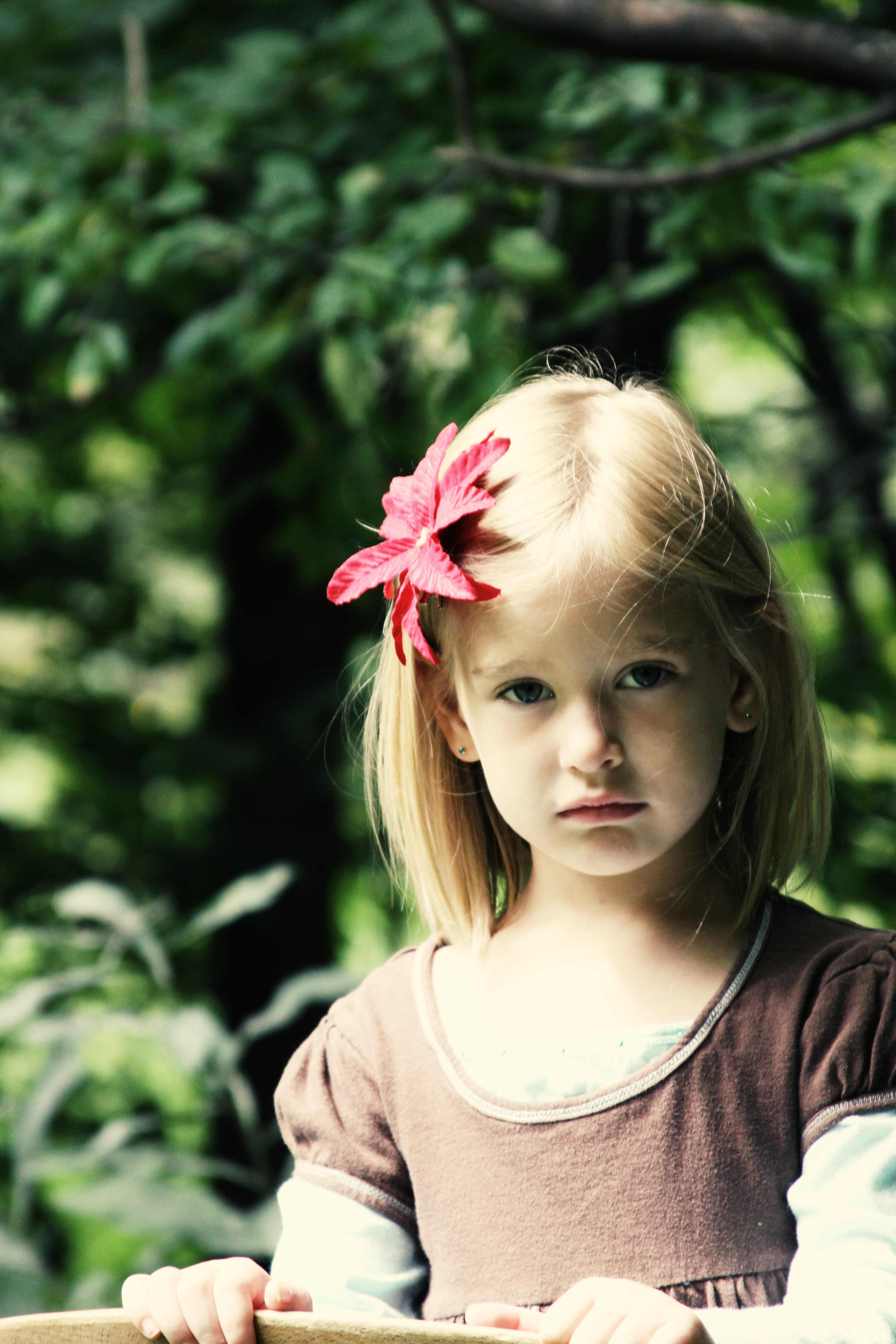 フリー画像 人物写真 子供ポートレイト 外国の子供 少女 女の子 金髪 ブロンド 花飾り フリー素材 画像素材なら 無料 フリー写真素材のフリーフォト