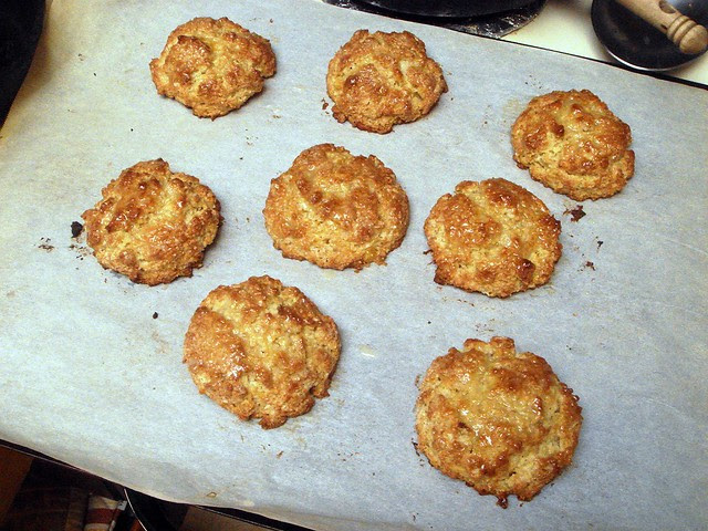 Peaches 'n Cream Oatmeal Scones