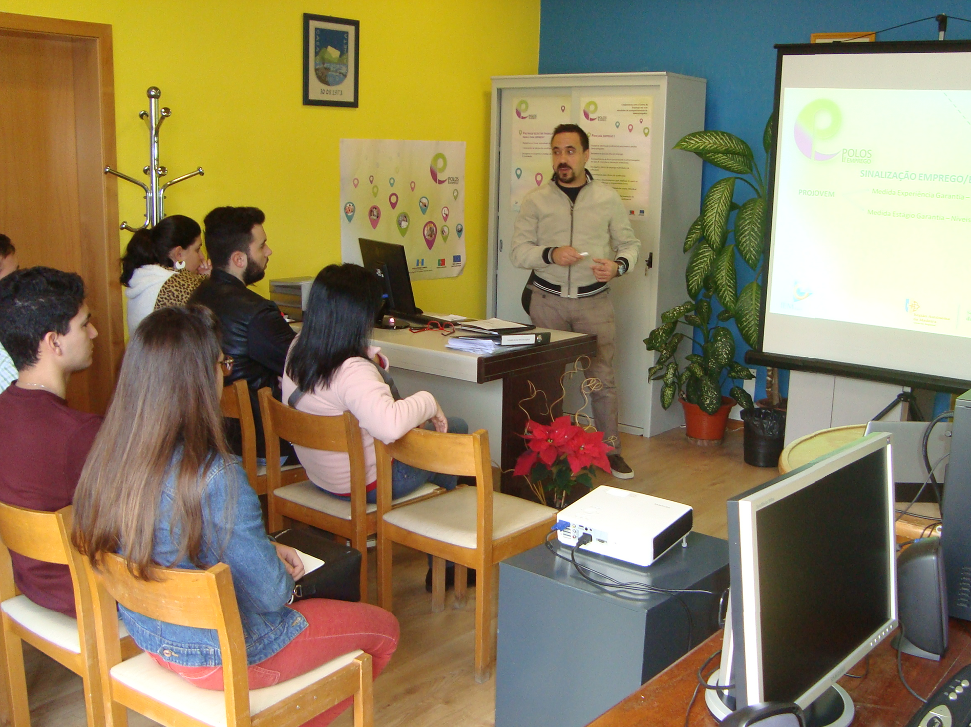 SESSÃO DE INFORMAÇÃO PROJOVEM - EMPREGAR MAIS