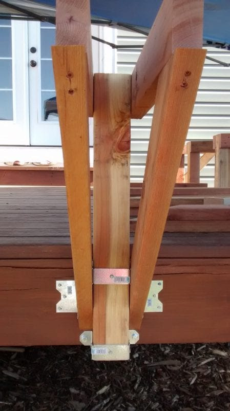 Free Building Plan and Tutorial: Space-Saving Built-in Deck Benches and Tables @Remodelaholic