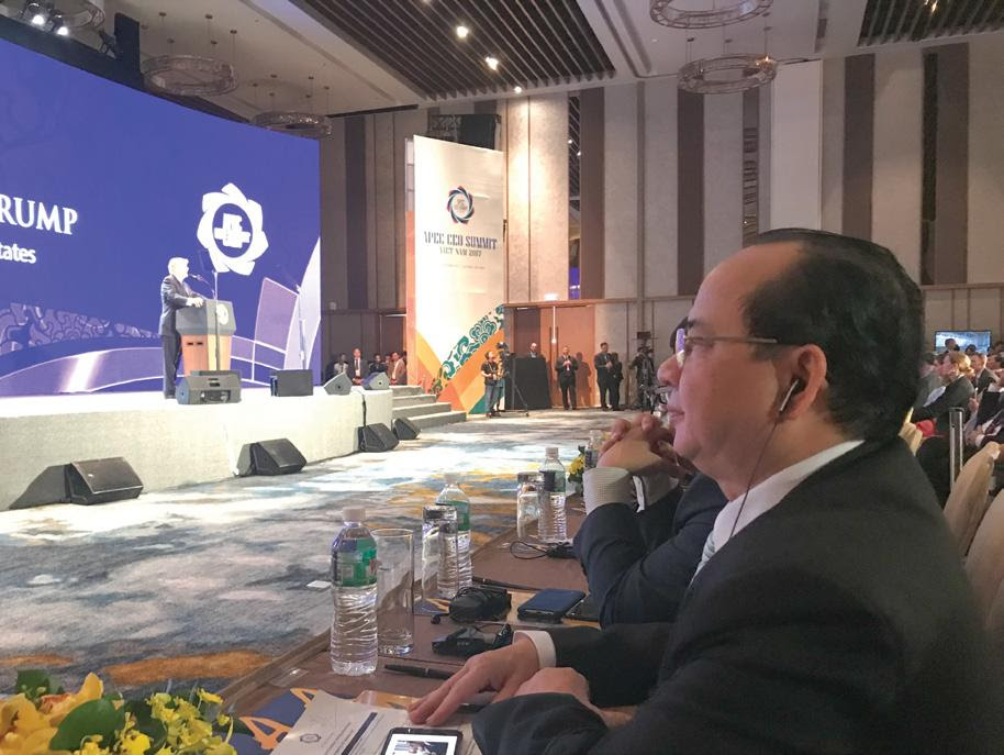 GS.VS Hoàng Quang Thuận tham dự buổi phát biểu của Tổng thống Mỹ Donald Trump tại Hội nghị Thượng đỉnh APEC 2017