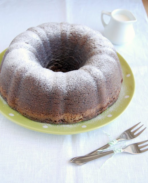 Frangipane ripple chocolate pound cake / Bolo de chocolate com recheio de frangipane