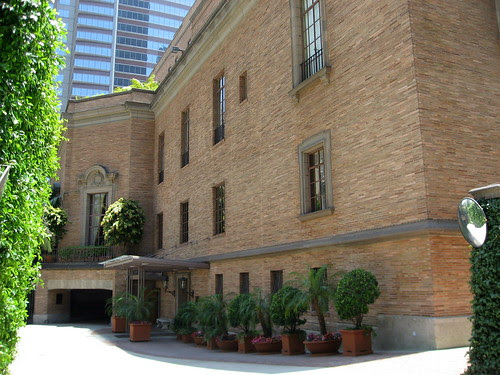 California Club Building