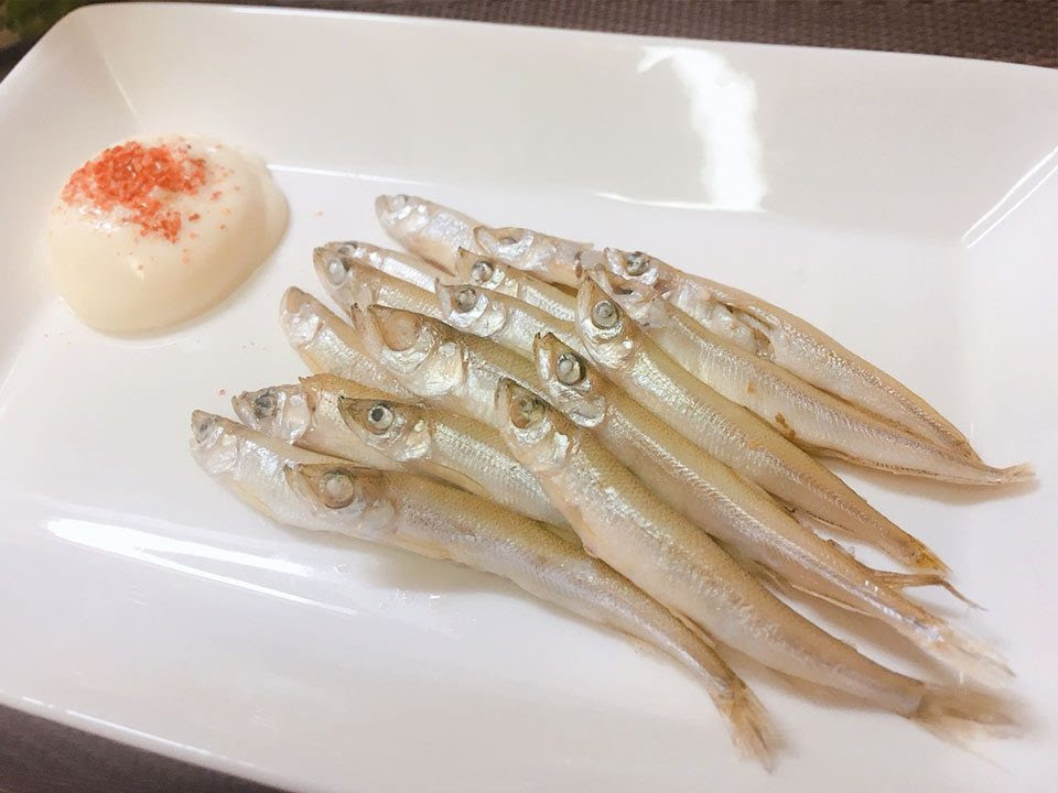 シンプルだけどおつまみにピッタリ ベテラン釣り師が教えるワカサギの素焼き あした 釣りいこ 通信