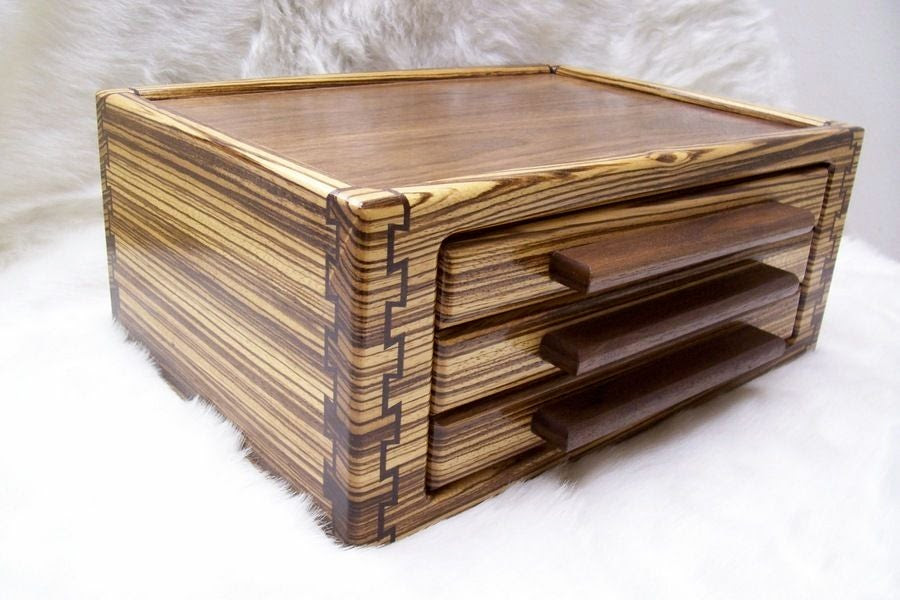Plans to build Beginner Woodworking Jewelry Box PDF Plans