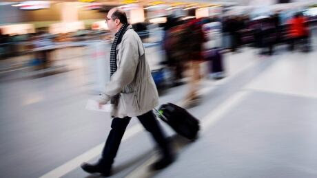 airport-travel-passenger-pearson