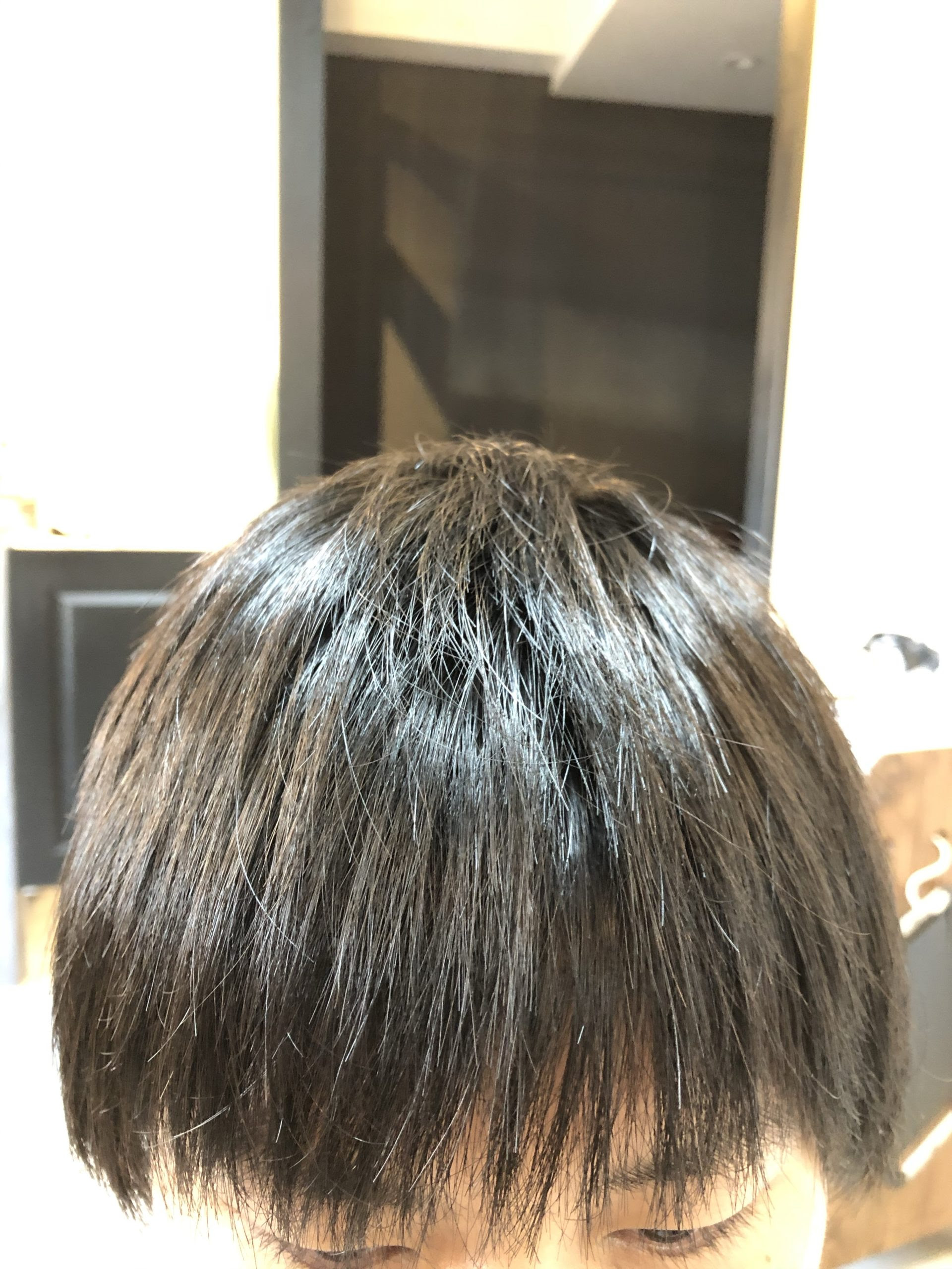 横の髪の毛が立つ はねる時の切り方 Nikul Com