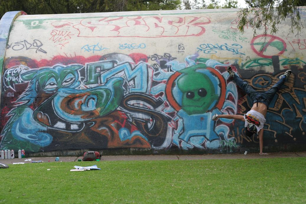 art and handstands