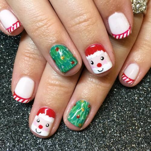 Santas and trees and candy canes, oh my! @kelly_m_kirsch 🎅🏻🎄