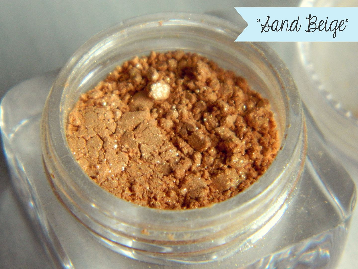 Lumiere Cosmetics Eye Shadow Pigment in Sand Beige