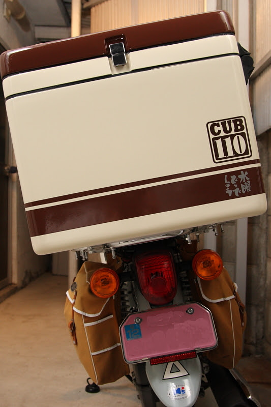 スーパーカブのリアボックスの塗装の仕方 オリジナルリアボックスをカスタムして個性を出そう カブわか Com