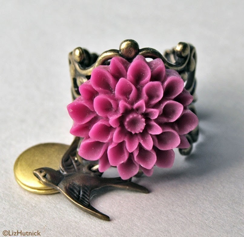 Victoriana Locket Ring - Free Shipping