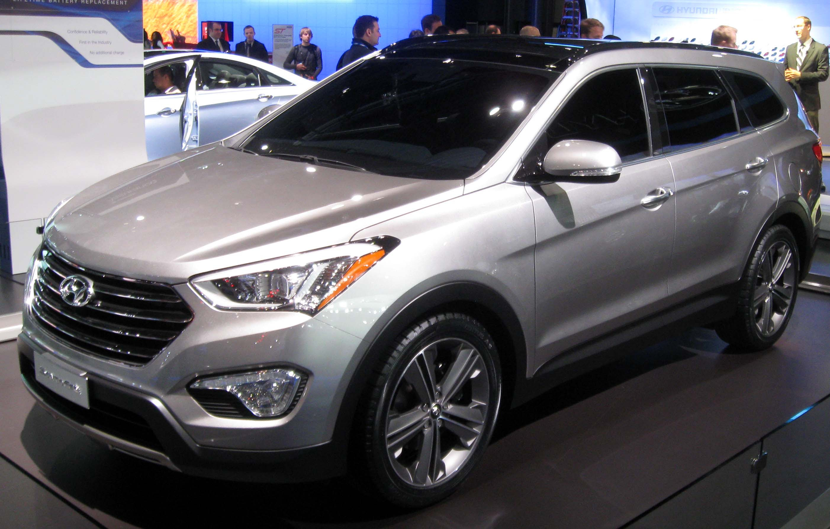 File2013 Hyundai Santa Fe LWB  2012 NYIAS.JPG