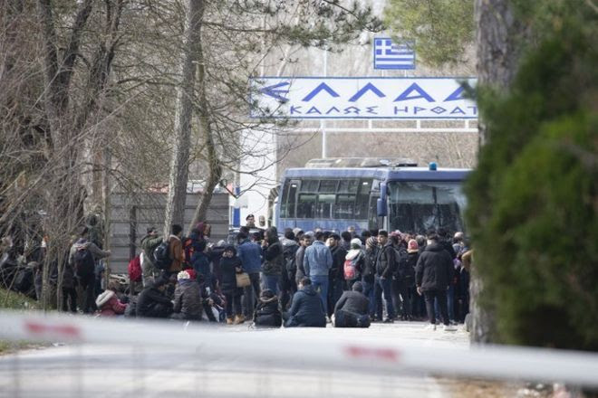 Türkiye'nin 'mülteci' açıklaması sonrası Yunanistan'da ...