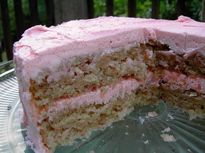 Vegan Thyme: Vegan Strawberry Cake with Yummy Pink Buttercream ...