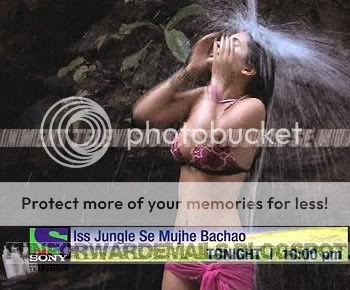 Sexy Bathing Pics of Negar Khan from Iss Jungle se mujhe bachao