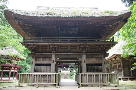 楼門（西明寺）