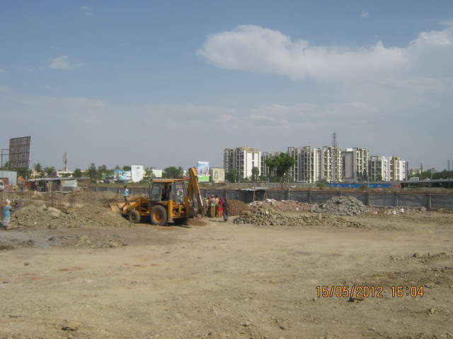 Rohan Tarang Wakad & Construction Site of the B Building in Goldfinger Avenir 2 BHK & 3 BHK Flats at Wakad - Visit Monarch Renaissance, 4 BHK 3 BHK & 2 BHK Flats at Wakad, Pune 411057