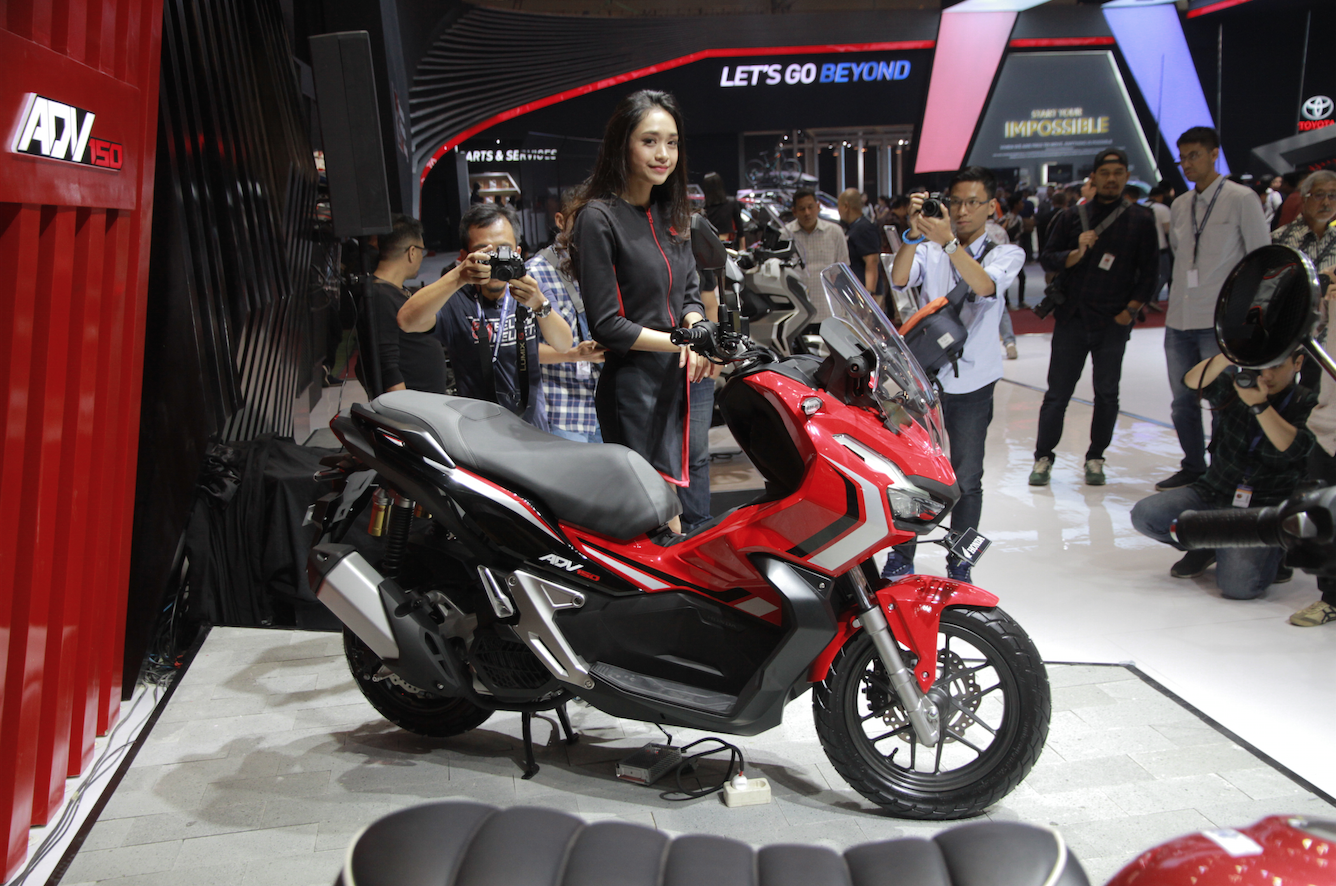 Ini 6 Pilihan Warna Honda Adv 150