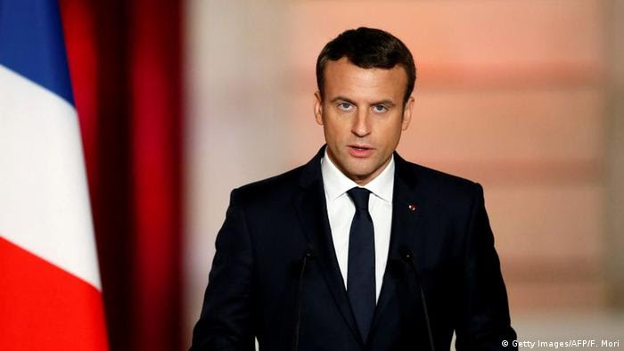 Como había anunciado Emmanuel Macron, es un Gobierno abierto a diferentes sensibilidades políticas, lo que refleja el intento de zanjar divisiones de cara a las elecciones parlamentarias, en junio. El gabinete del presidente francés, tiene 22 miembros, de los cuales la mitad son mujeres. (17.05.2017)
