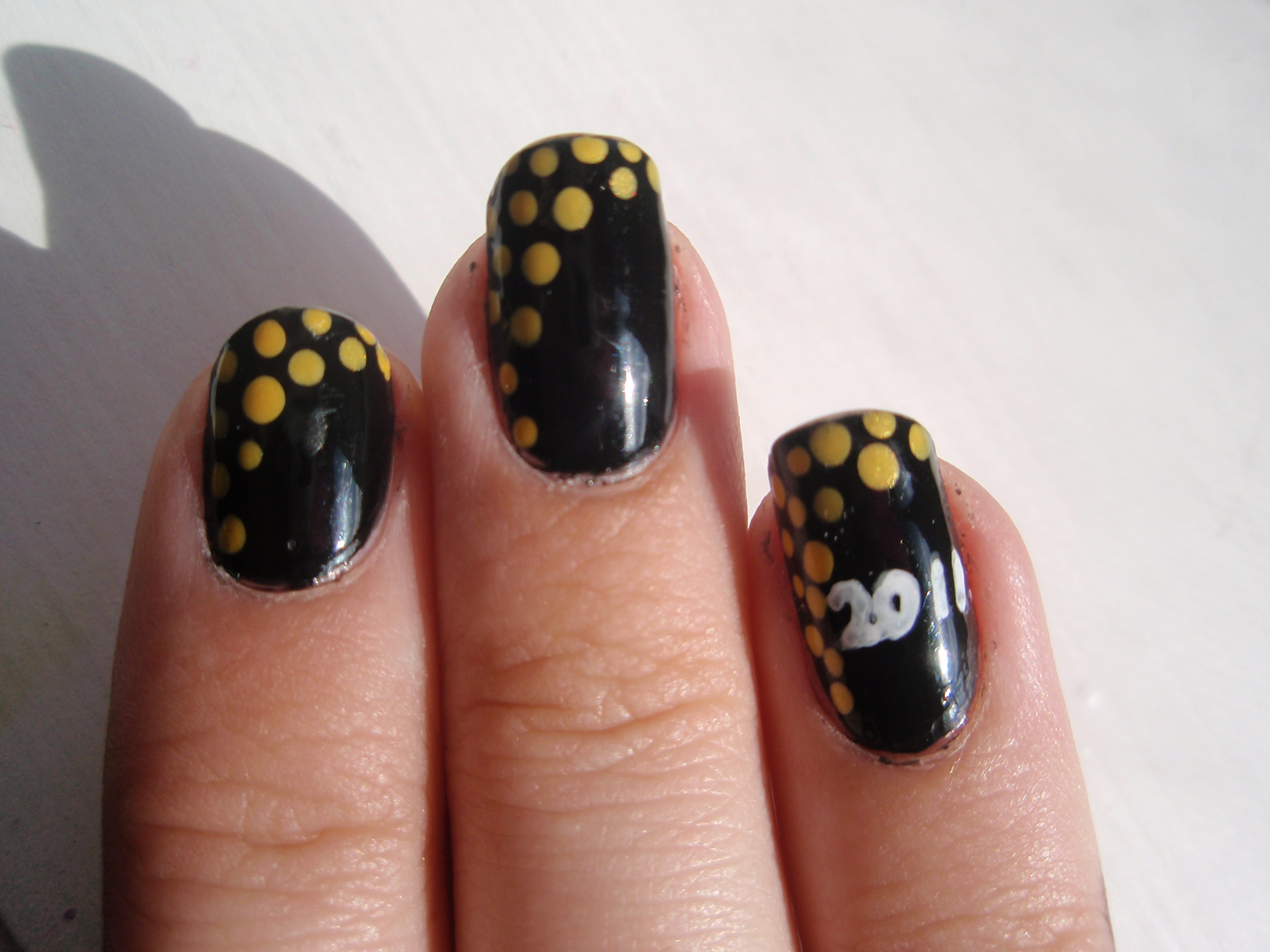  Sally Hansen X-treme Wear: Black Out Sally Hansen Nail Art Pen: White