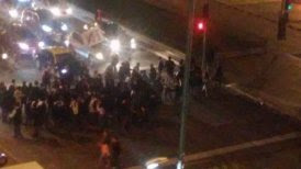 La manifestación obligó a cortar el tránsito por la calzada sur de la Alameda.