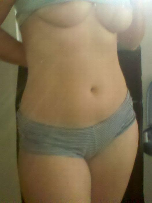 Sexy Girls Without Bras (25 pics)