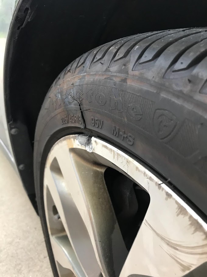 How To Take A Rim Off A Tire - How to Change Tires: 5-Step Guide to Survive a Flat Tire : Save money and take off any tire in a pinch with a pry bar and.