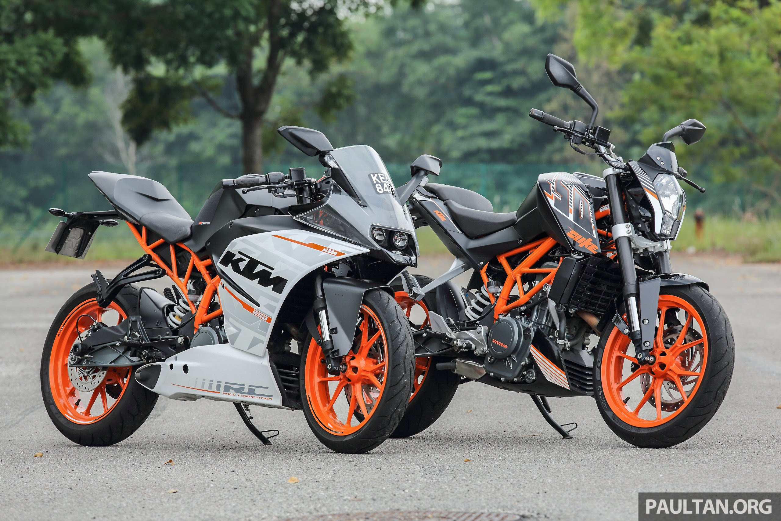 REVIEW: 2016 KTM Duke 250 and RC250 - good handling and ...