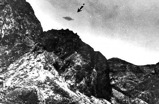 ufo DI BRAZIL UFO di atas Trinidade Island, Brazil in May 1958